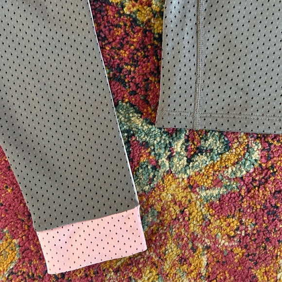 🔥Nike | Women's grey mesh cropped crewneck running top, pink/white accents sz XS - Picture 7 of 16